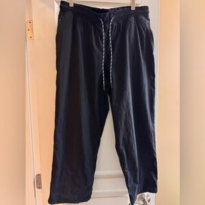 Athleta Black Cropped Joggers size 14 with Drawstring & zippers